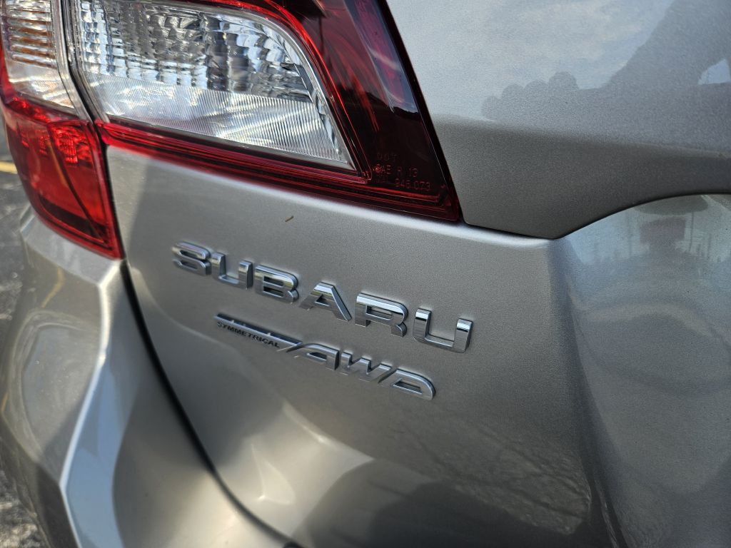 2016 Subaru Outback 2.5i Limited photo 9