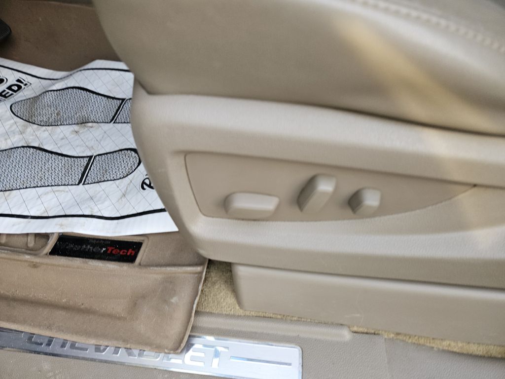 2015 Chevrolet Suburban LTZ photo 22