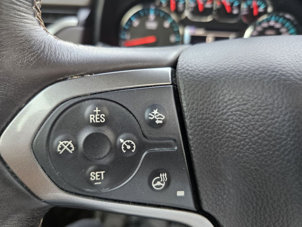 2015 Chevrolet Suburban LTZ photo 29