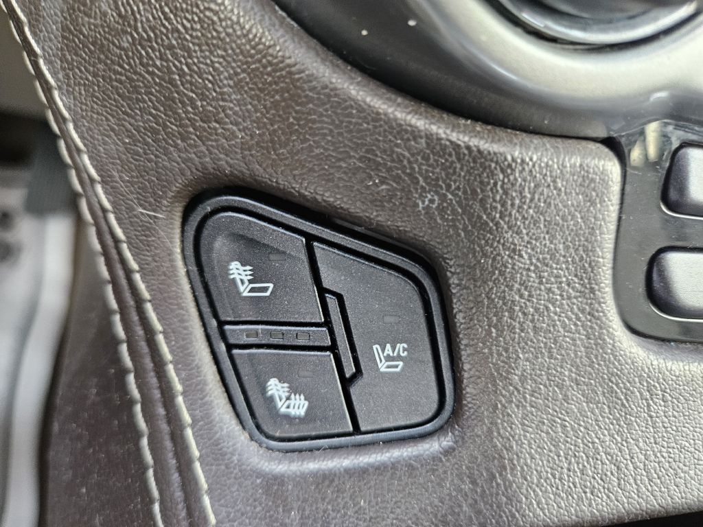 2015 Chevrolet Suburban LTZ photo 38