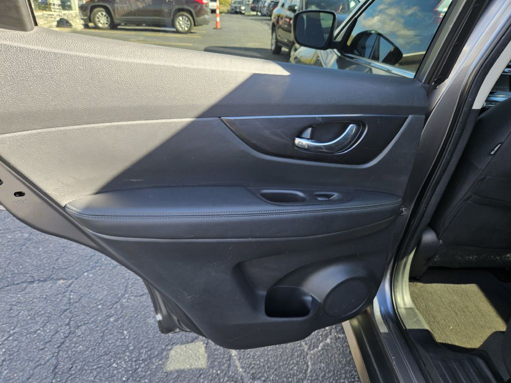 2020 Nissan Rogue SV - Photo 38