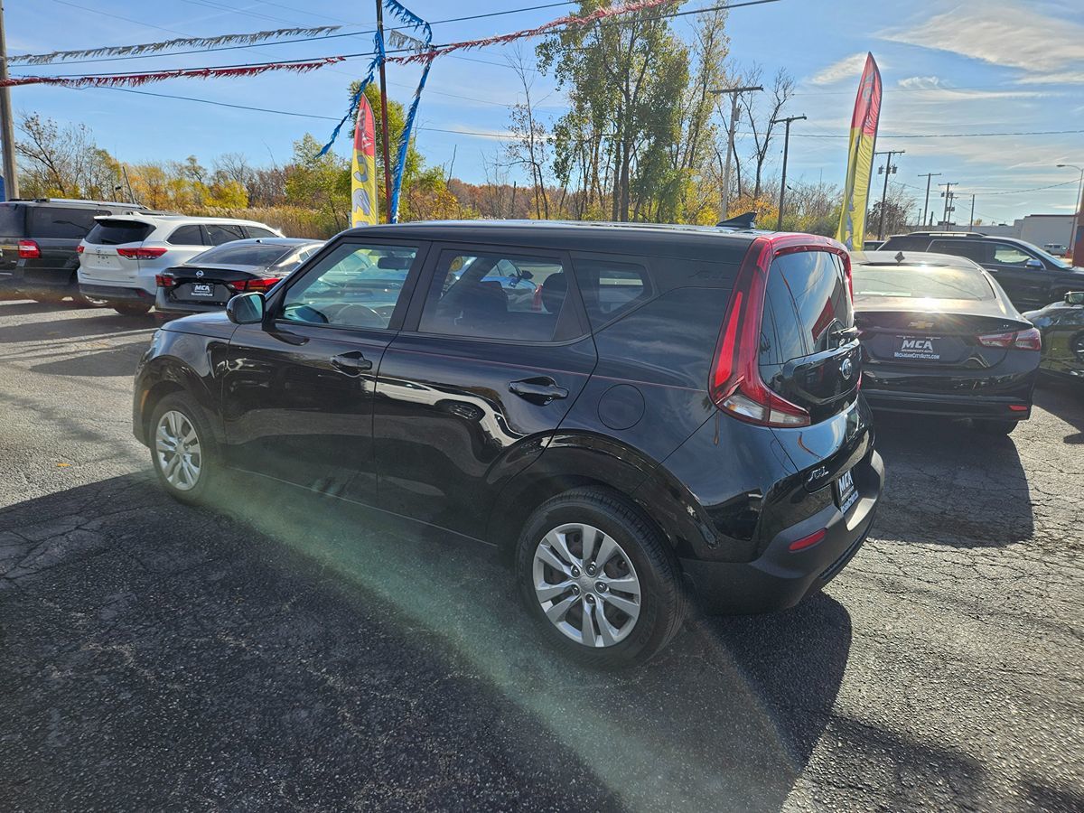 2021 Kia Soul LX - Photo 10