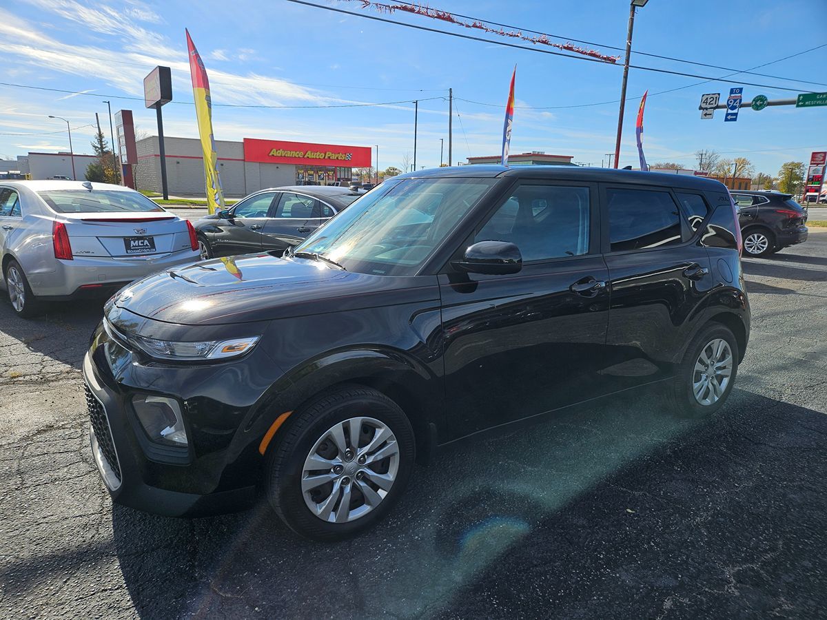 2021 Kia Soul LX - Photo 12