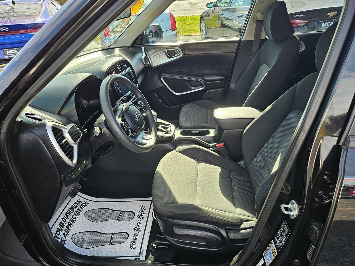 2021 Kia Soul LX - Photo 19