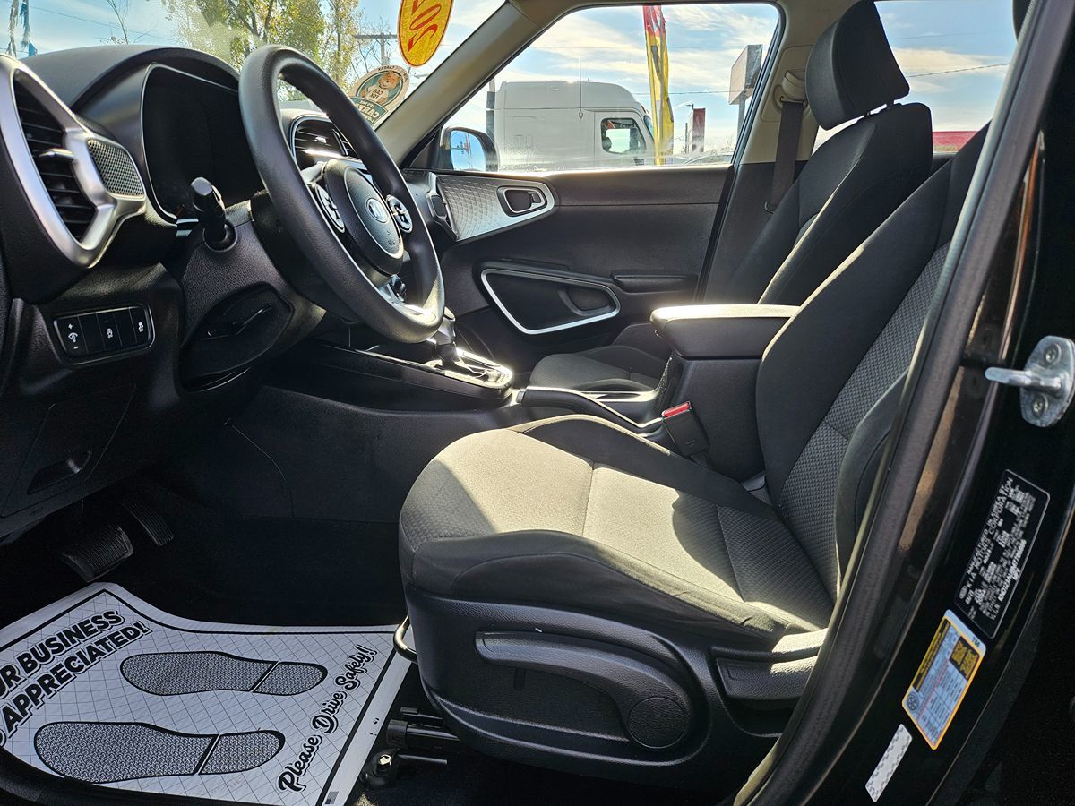2021 Kia Soul LX - Photo 20