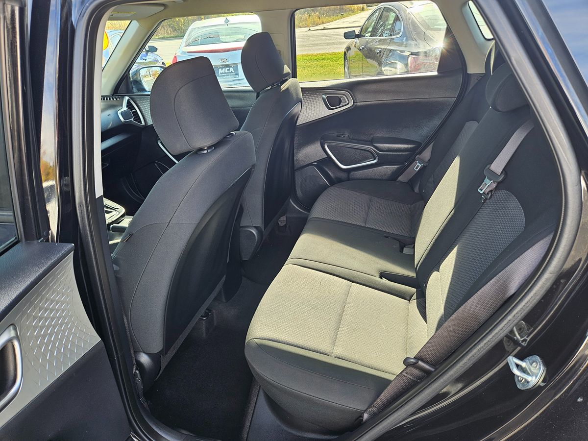 2021 Kia Soul LX - Photo 32