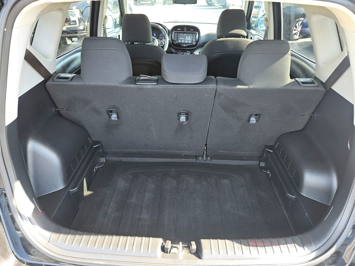 2021 Kia Soul LX - Photo 34