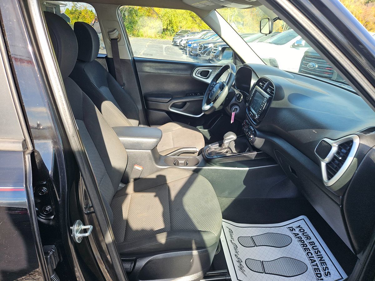 2021 Kia Soul LX - Photo 36