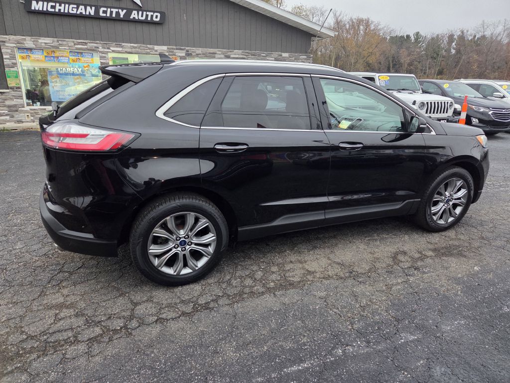 2019 Ford Edge Titanium photo 4