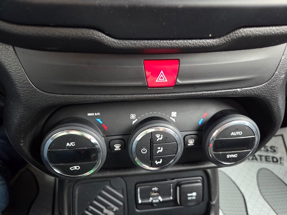 2017 Jeep Renegade Latitude - Photo 29