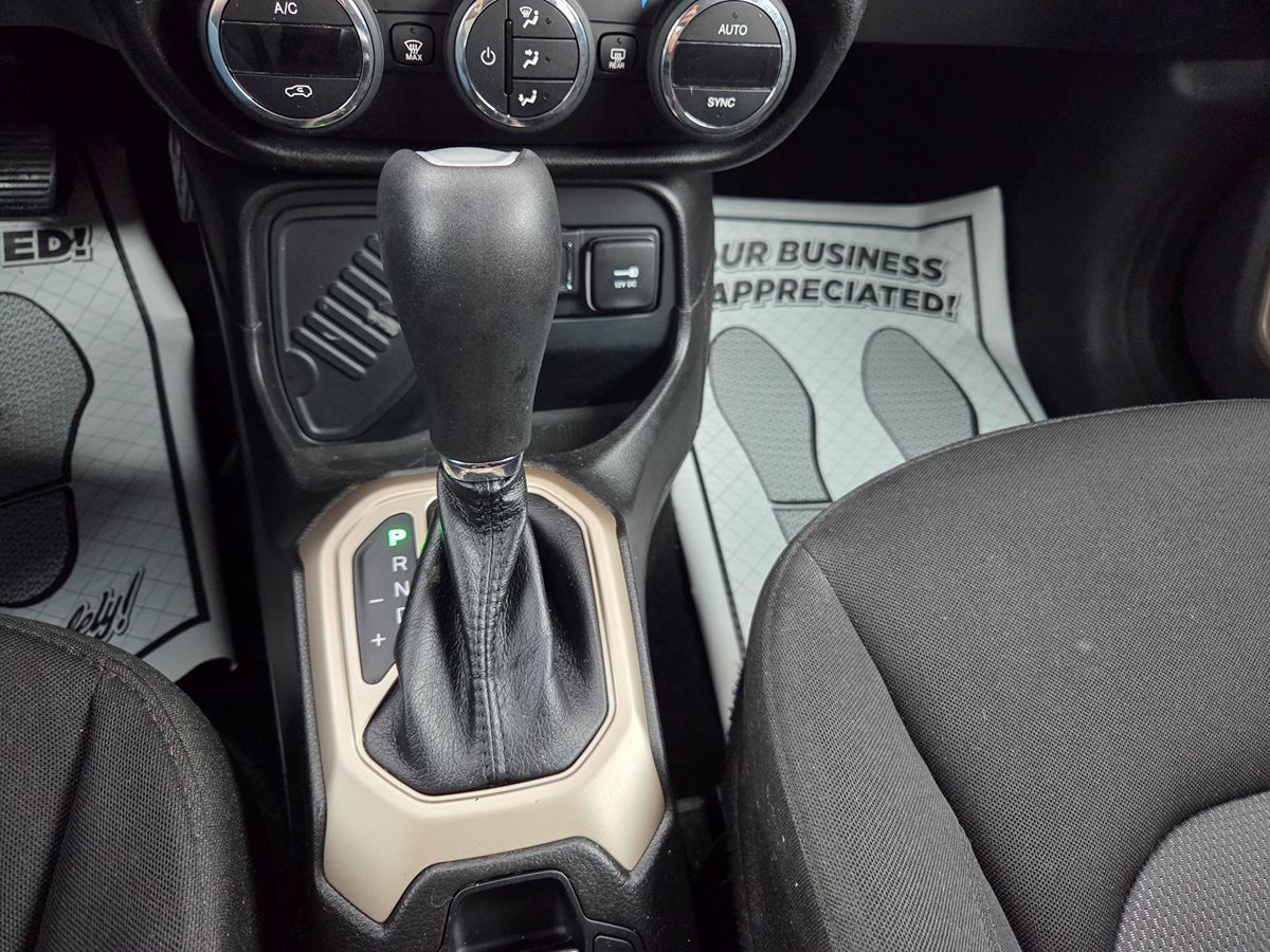 2017 Jeep Renegade Latitude - Photo 31