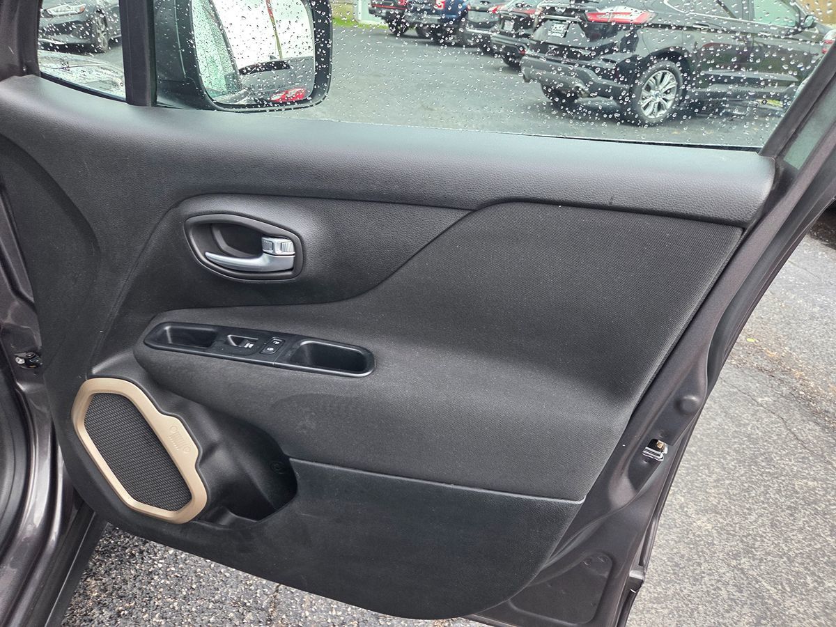 2017 Jeep Renegade Latitude - Photo 39