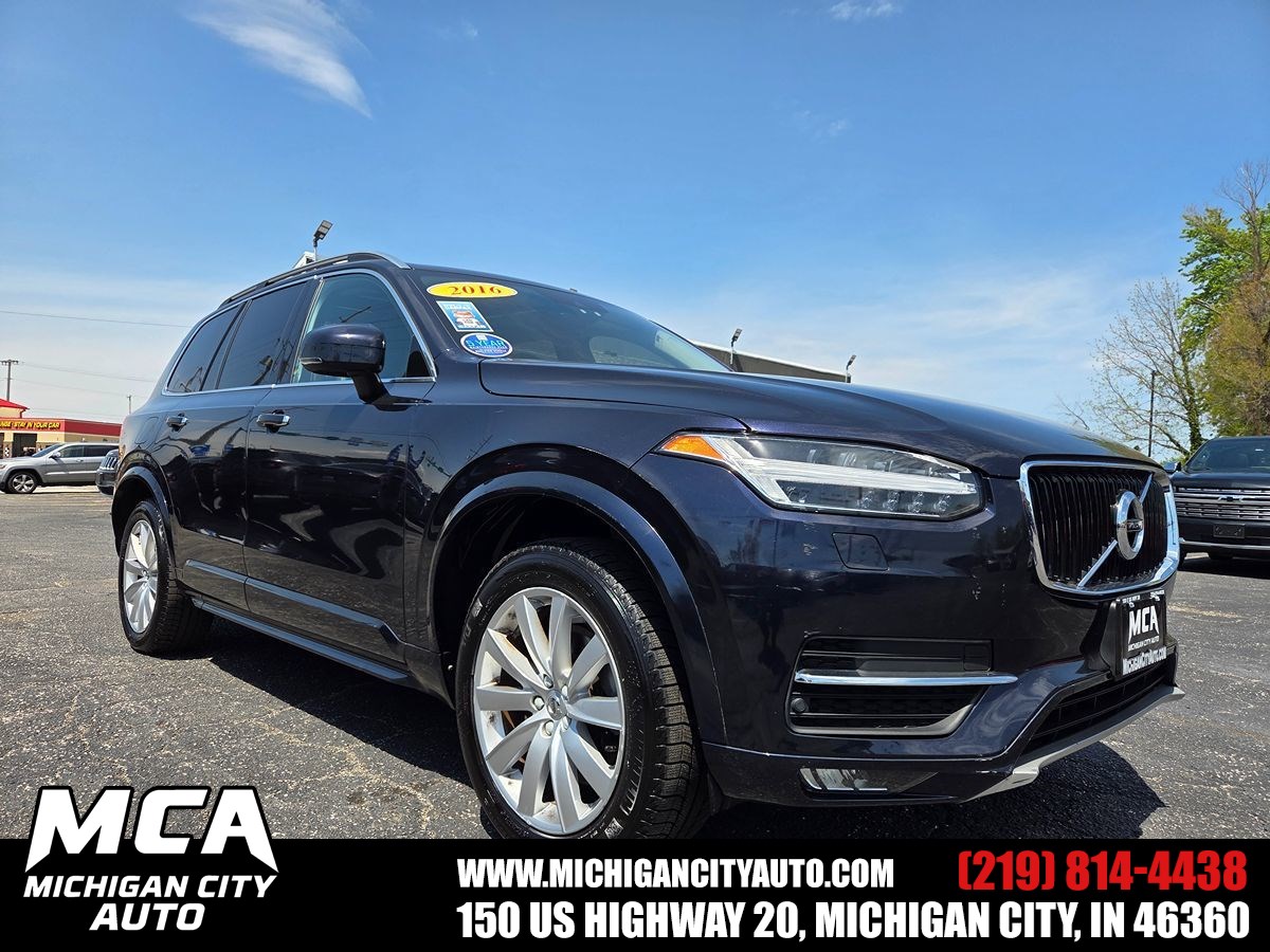 2016 Volvo XC90 T6 AWD Momentum's photo