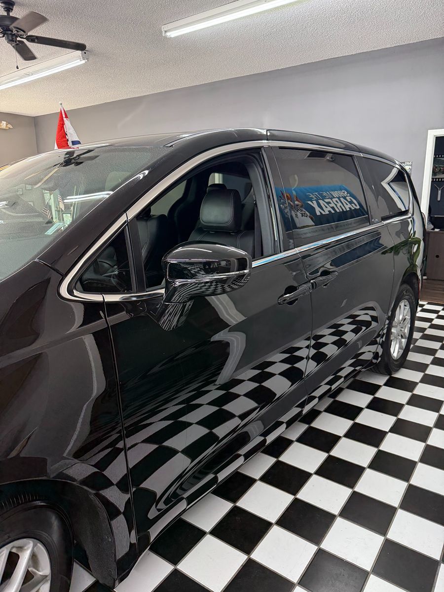 Photo 16 of this Chrysler Pacifica