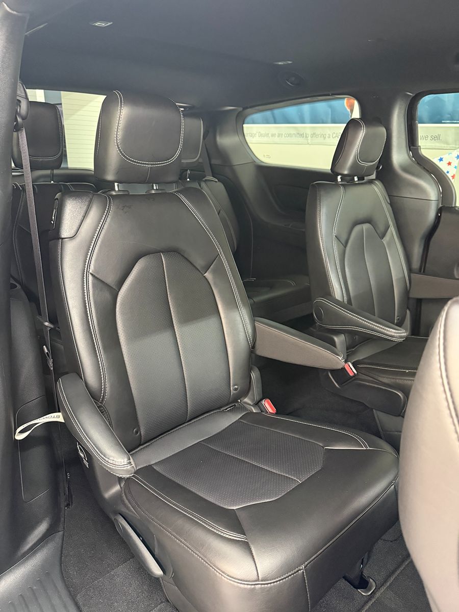 Photo 20 of this Chrysler Pacifica
