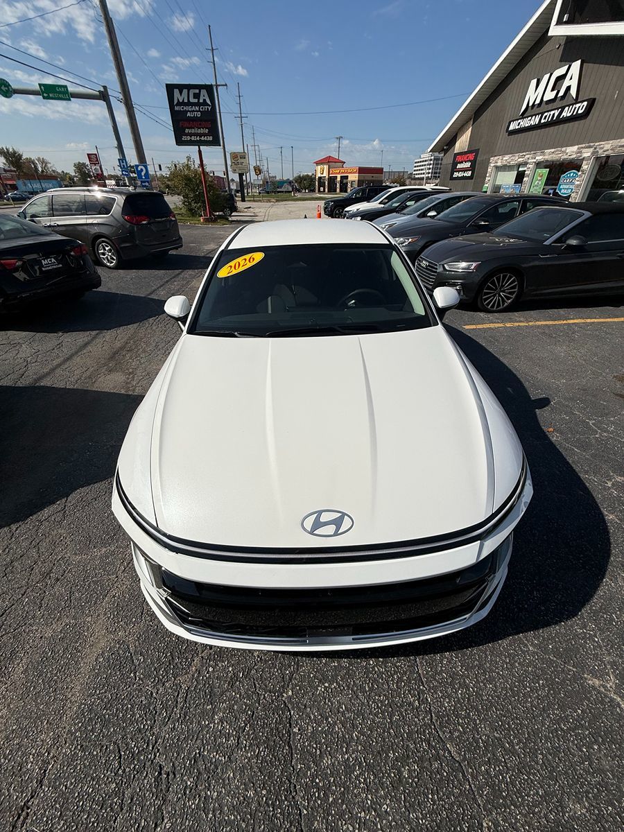 Photo 8 of this Hyundai Sonata Hybrid