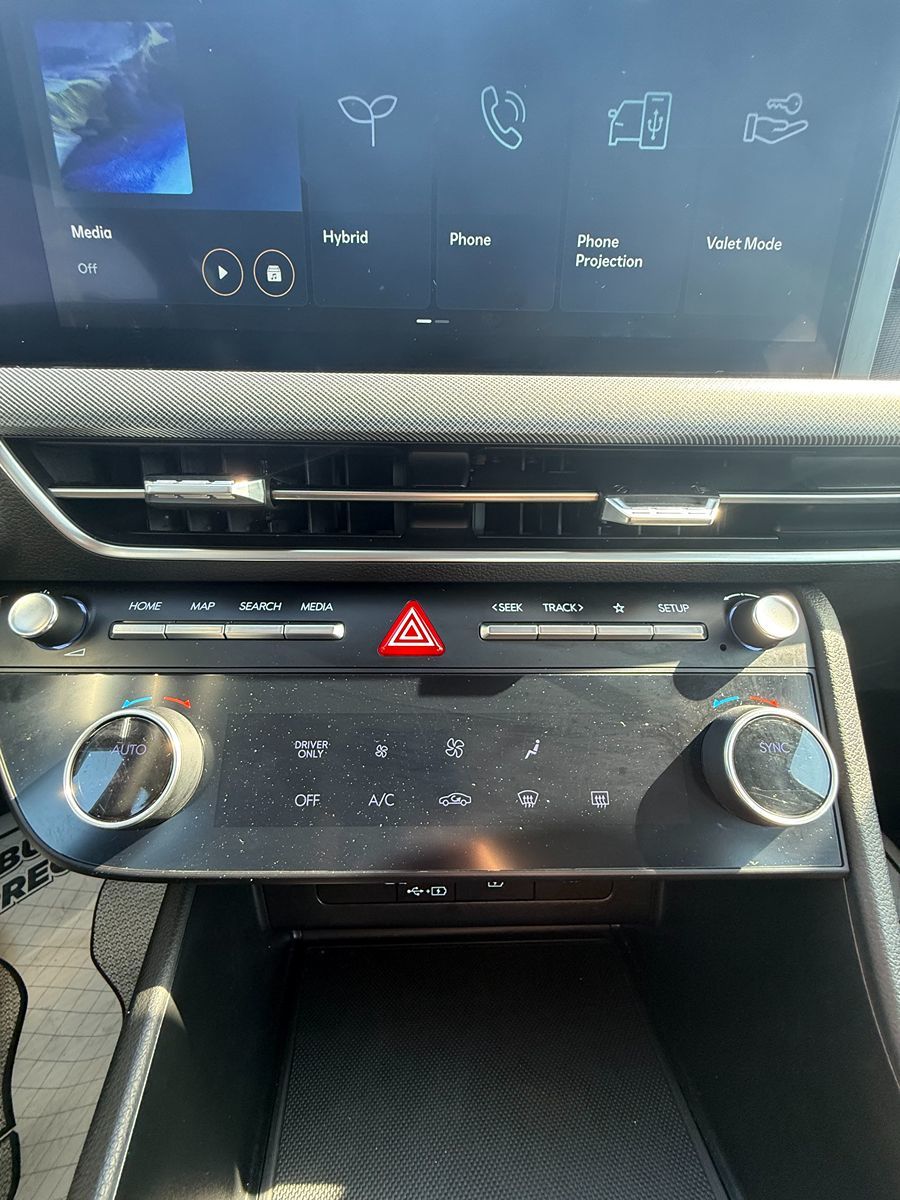 Photo 22 of this Hyundai Sonata Hybrid