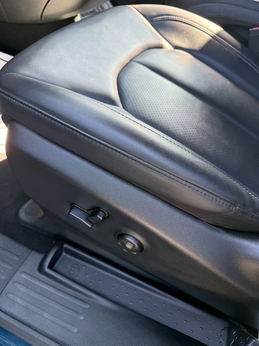 Photo 15 of this Chrysler Pacifica