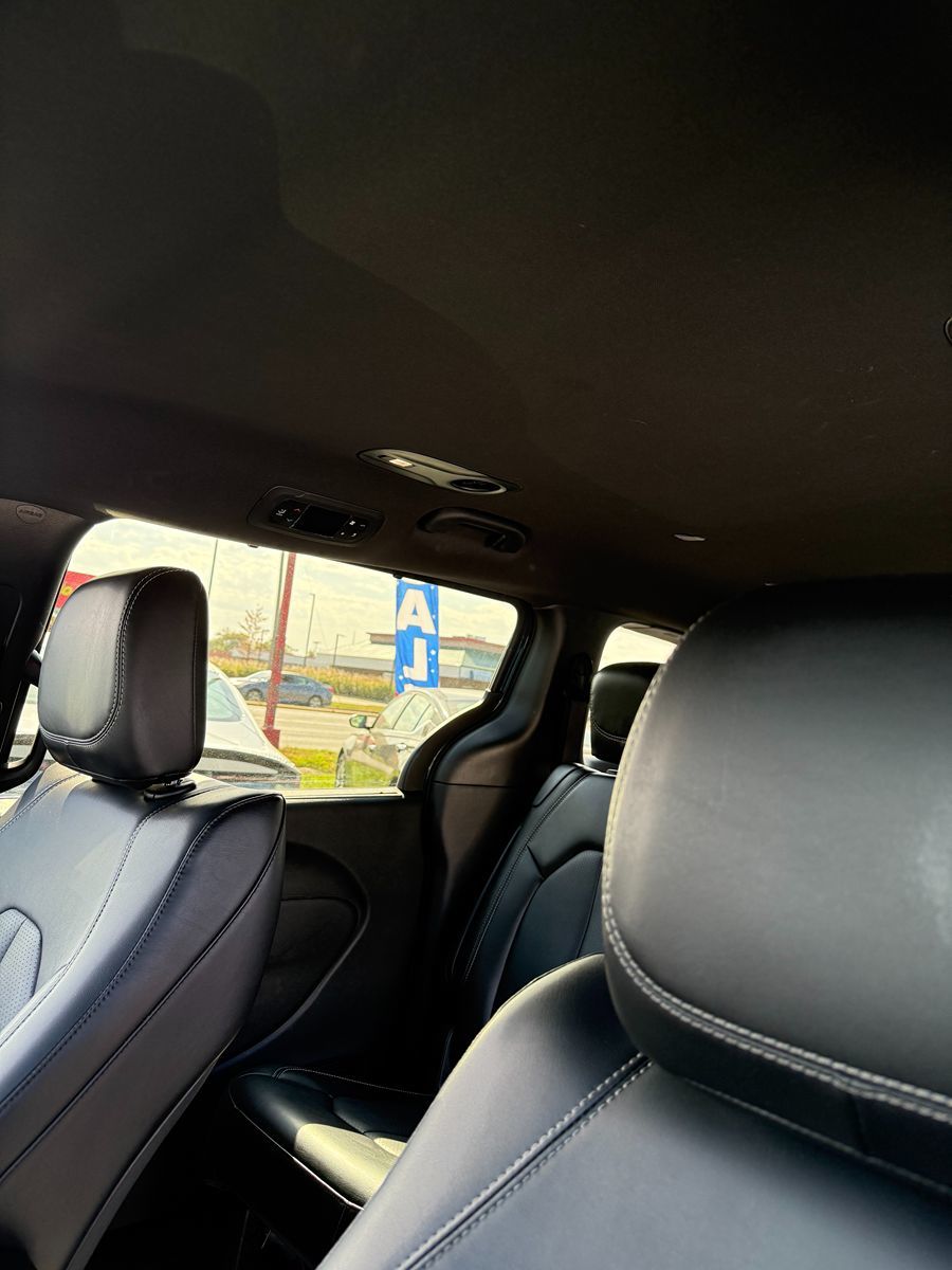 Photo 18 of this Chrysler Pacifica