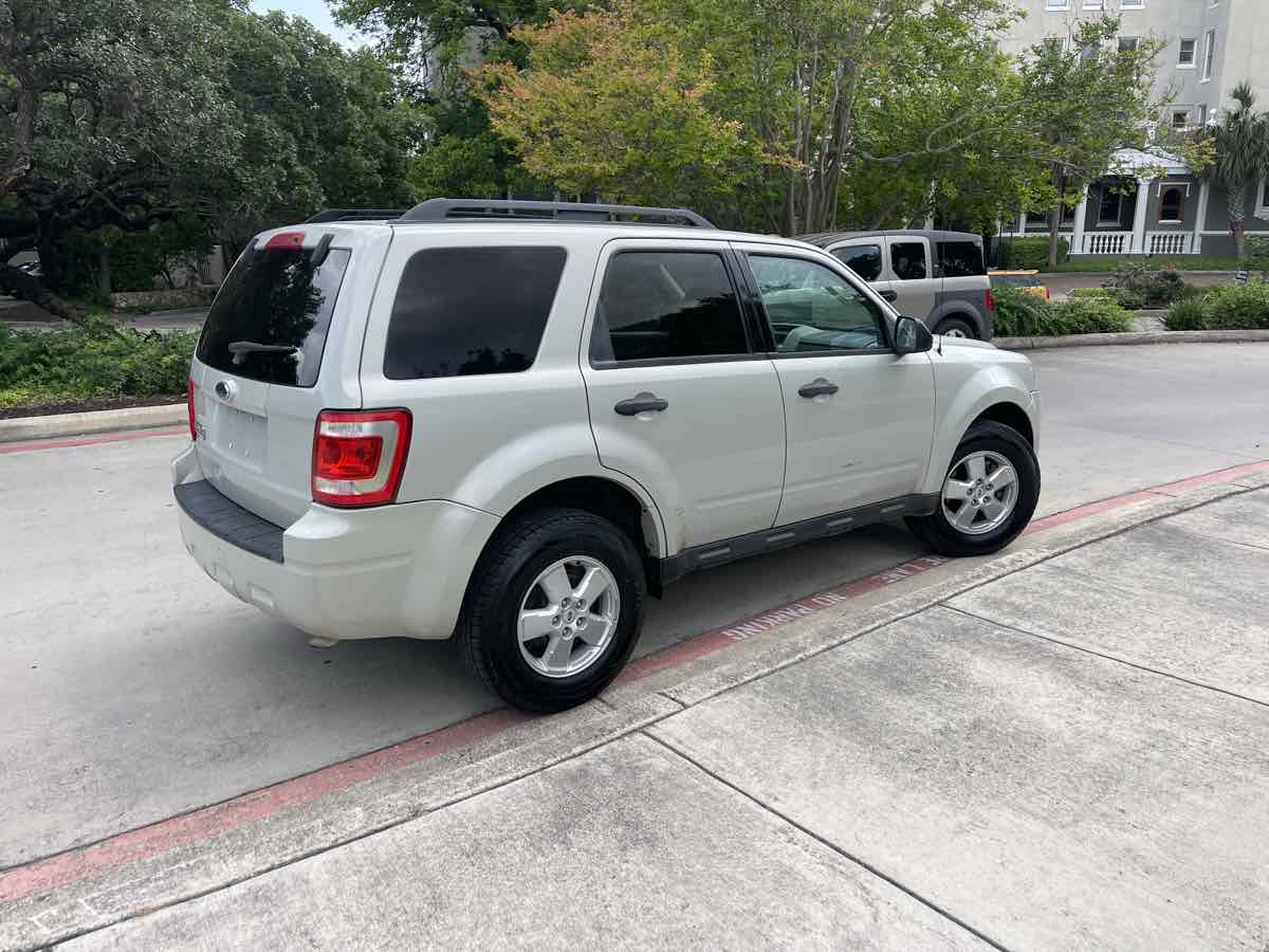 2009 Ford Escape XLT - Photo 2