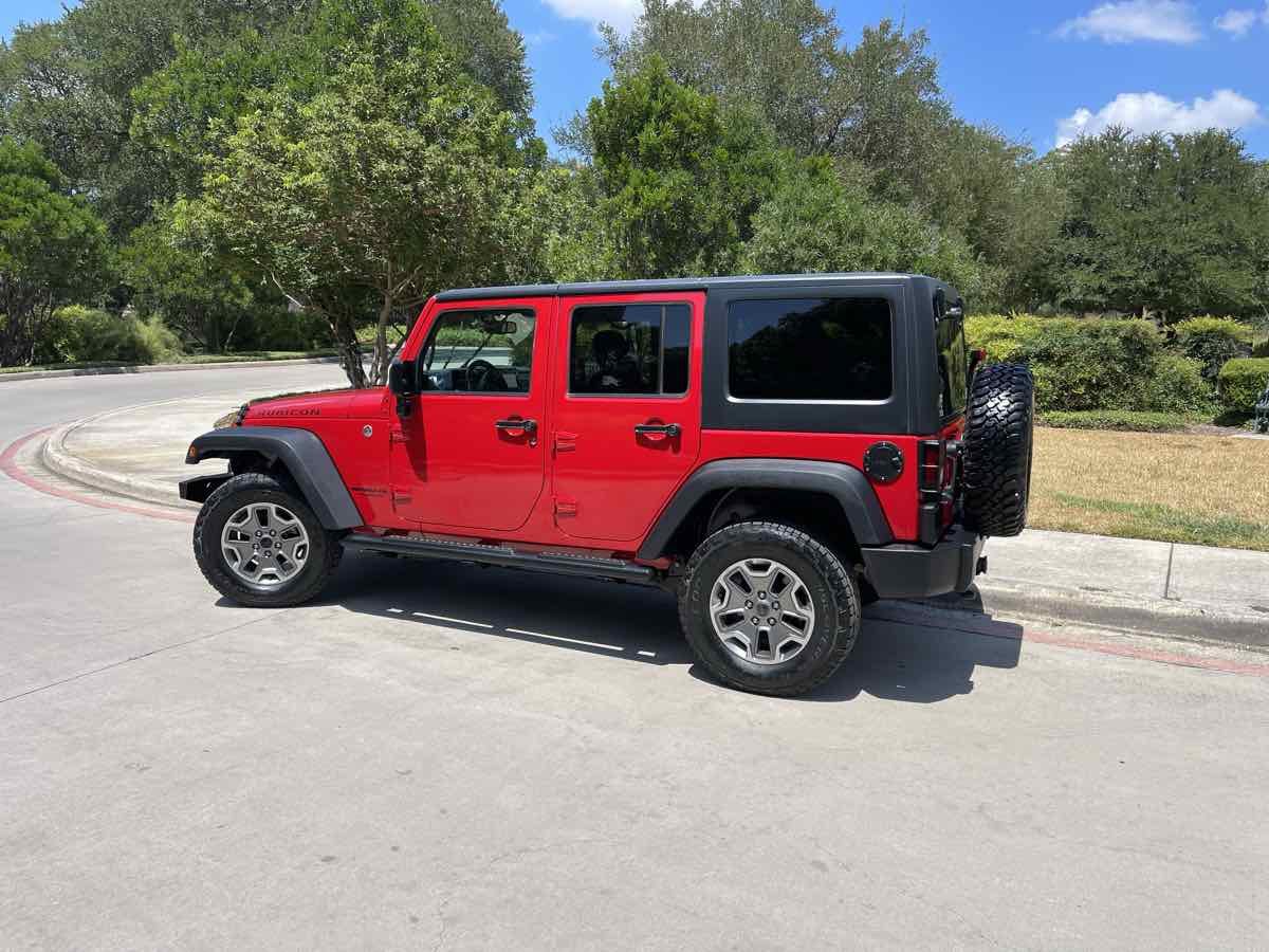 2014 Jeep Wrangler Unlimited Rubicon photo 3