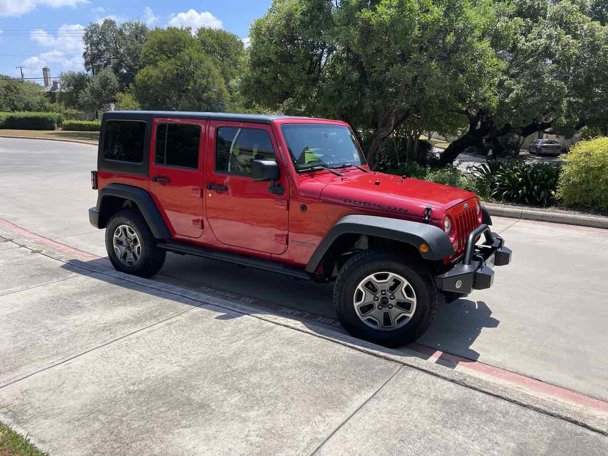 2014 Jeep Wrangler Unlimited Rubicon photo 4
