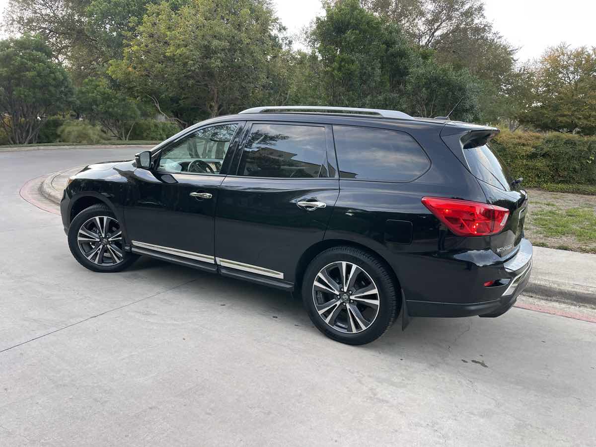 2018 Nissan Pathfinder Platinum photo 3