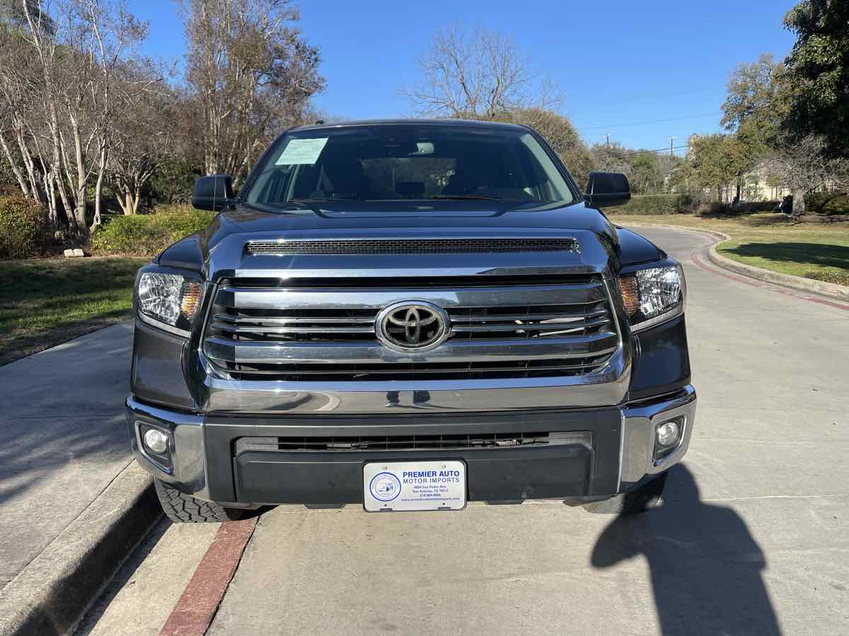 2019 Toyota Tundra SR5 - Photo 6