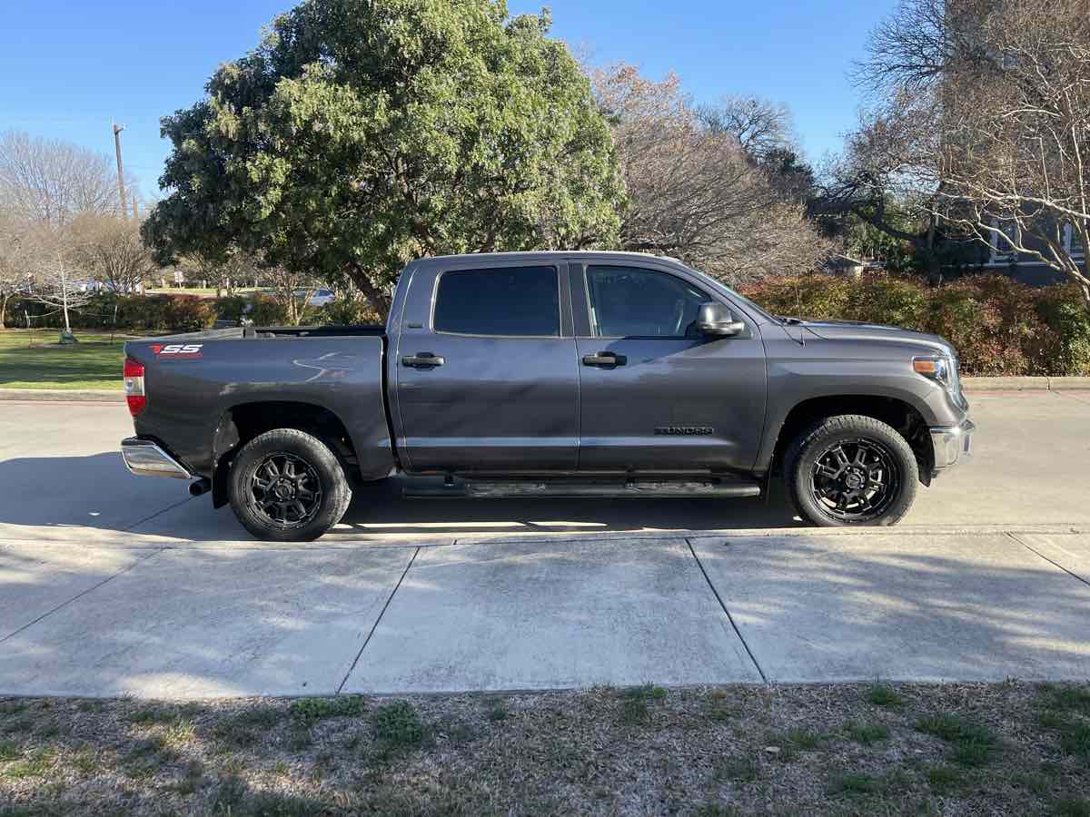 2019 Toyota Tundra SR5 - Photo 7