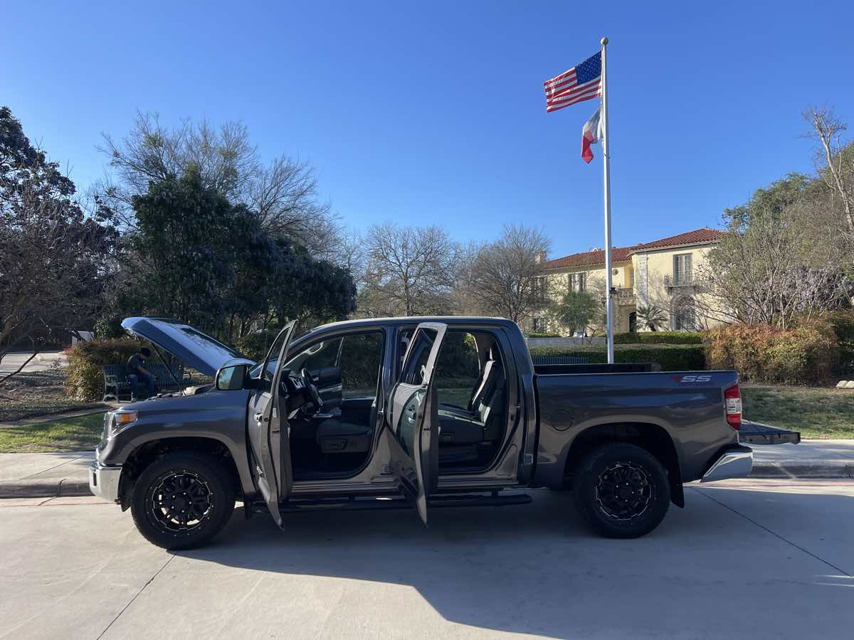 2019 Toyota Tundra SR5 - Photo 11
