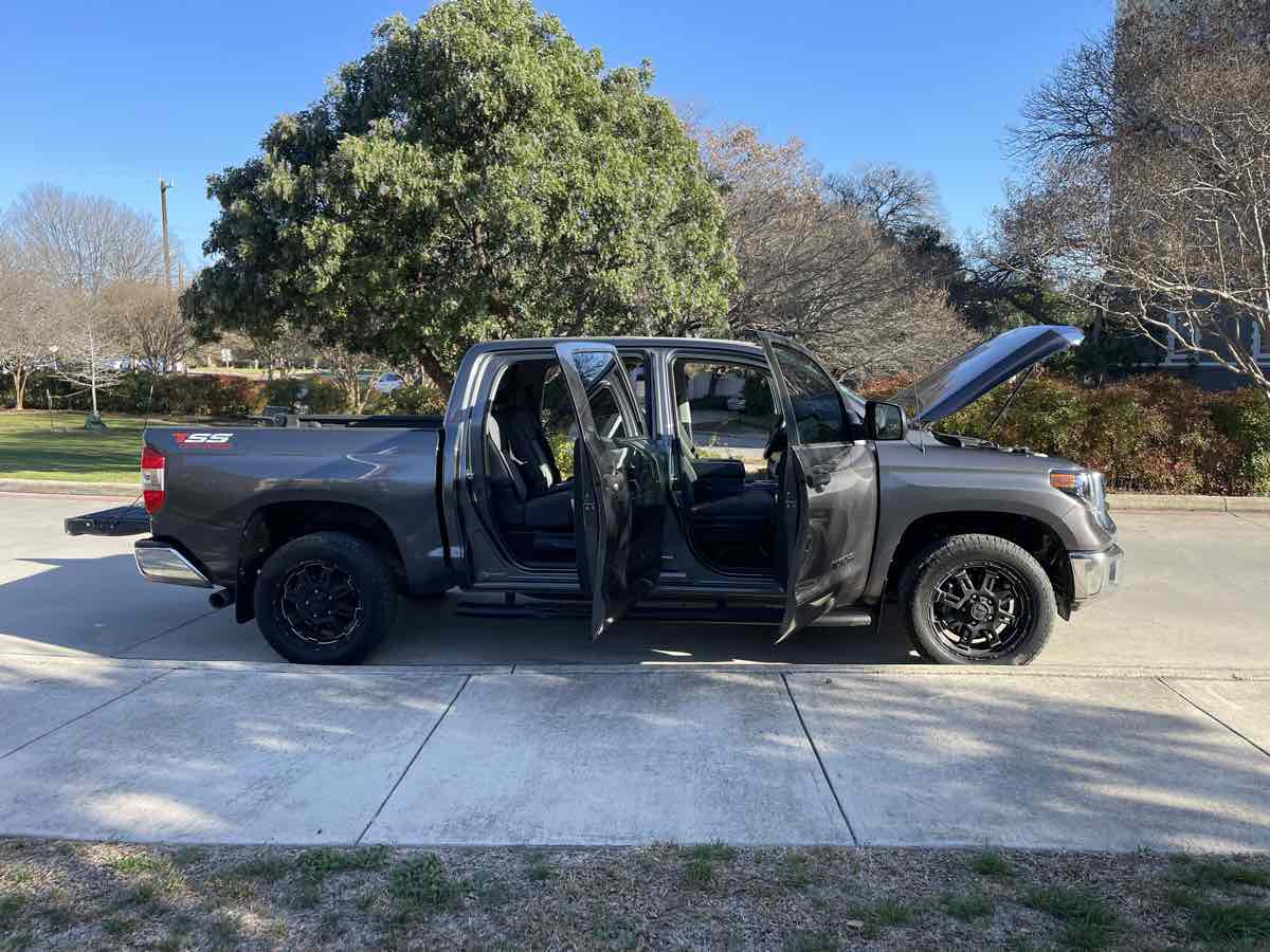 2019 Toyota Tundra SR5 - Photo 12