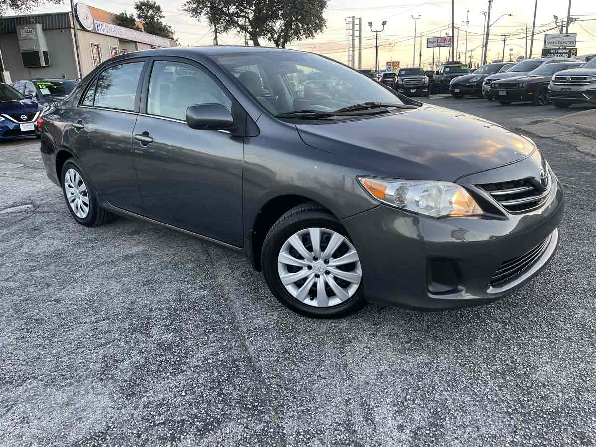 2013 Toyota Corolla L - Photo 3