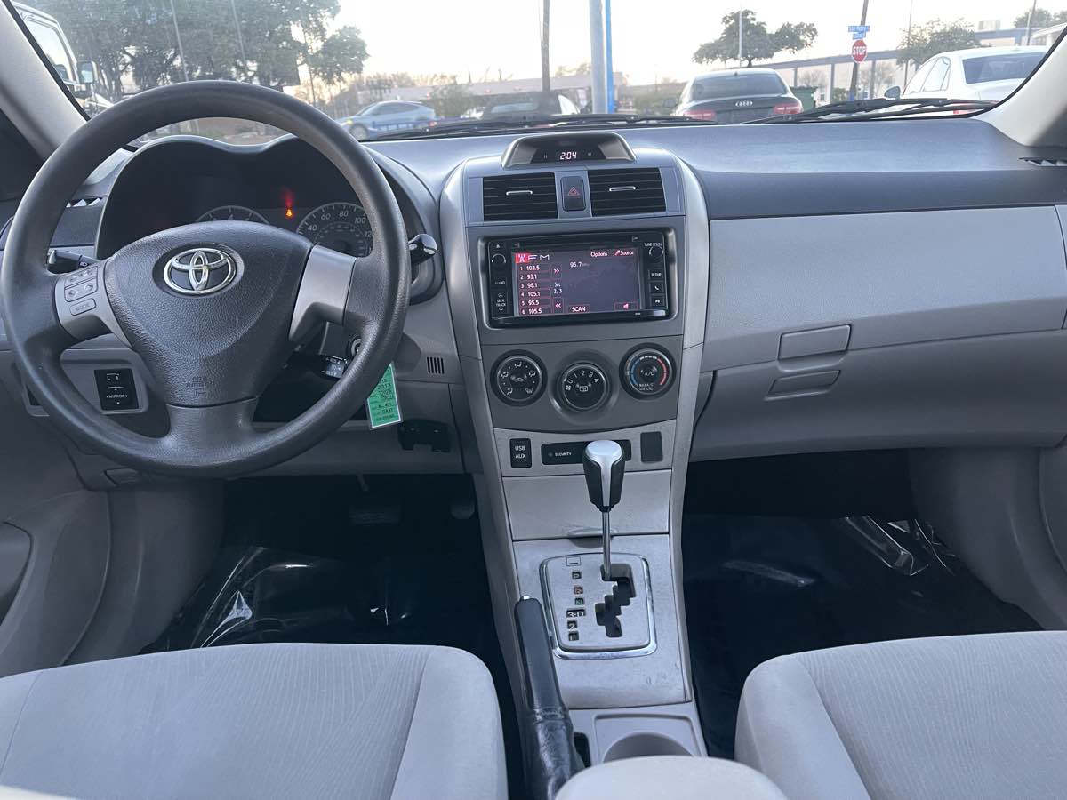 2013 Toyota Corolla L - Photo 5