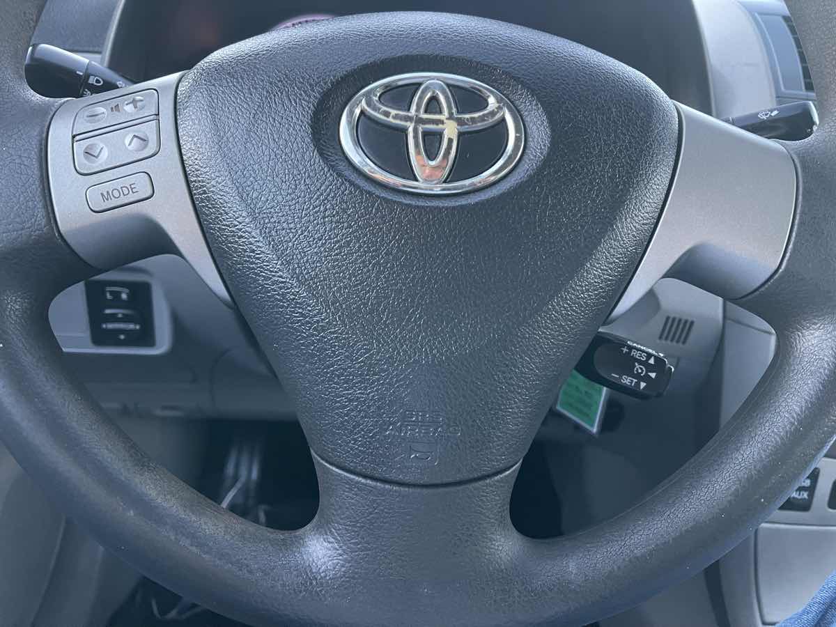 2013 Toyota Corolla L - Photo 8