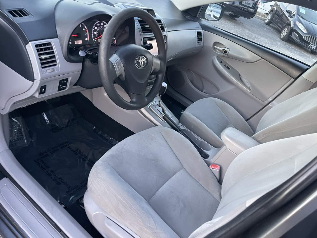 2013 Toyota Corolla L - Photo 10