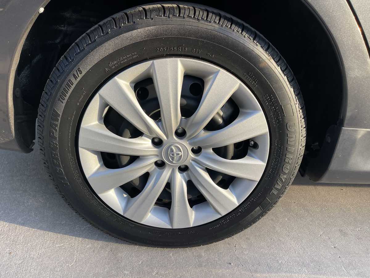 2013 Toyota Corolla L - Photo 21