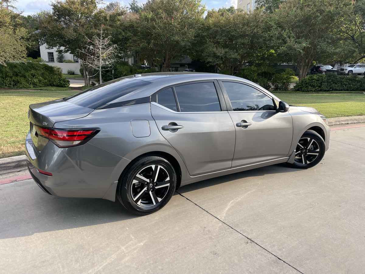 Photo 2 of this Nissan Sentra