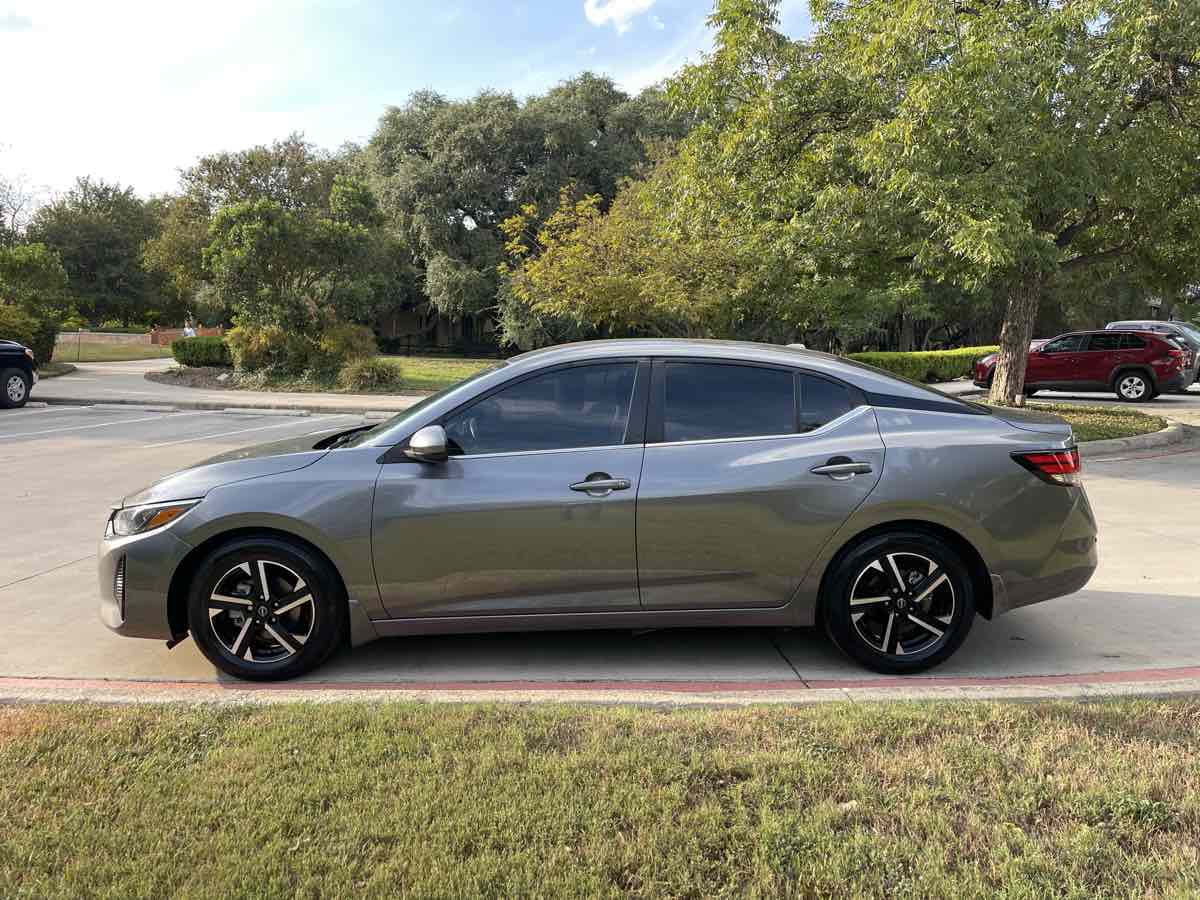 Photo 5 of this Nissan Sentra