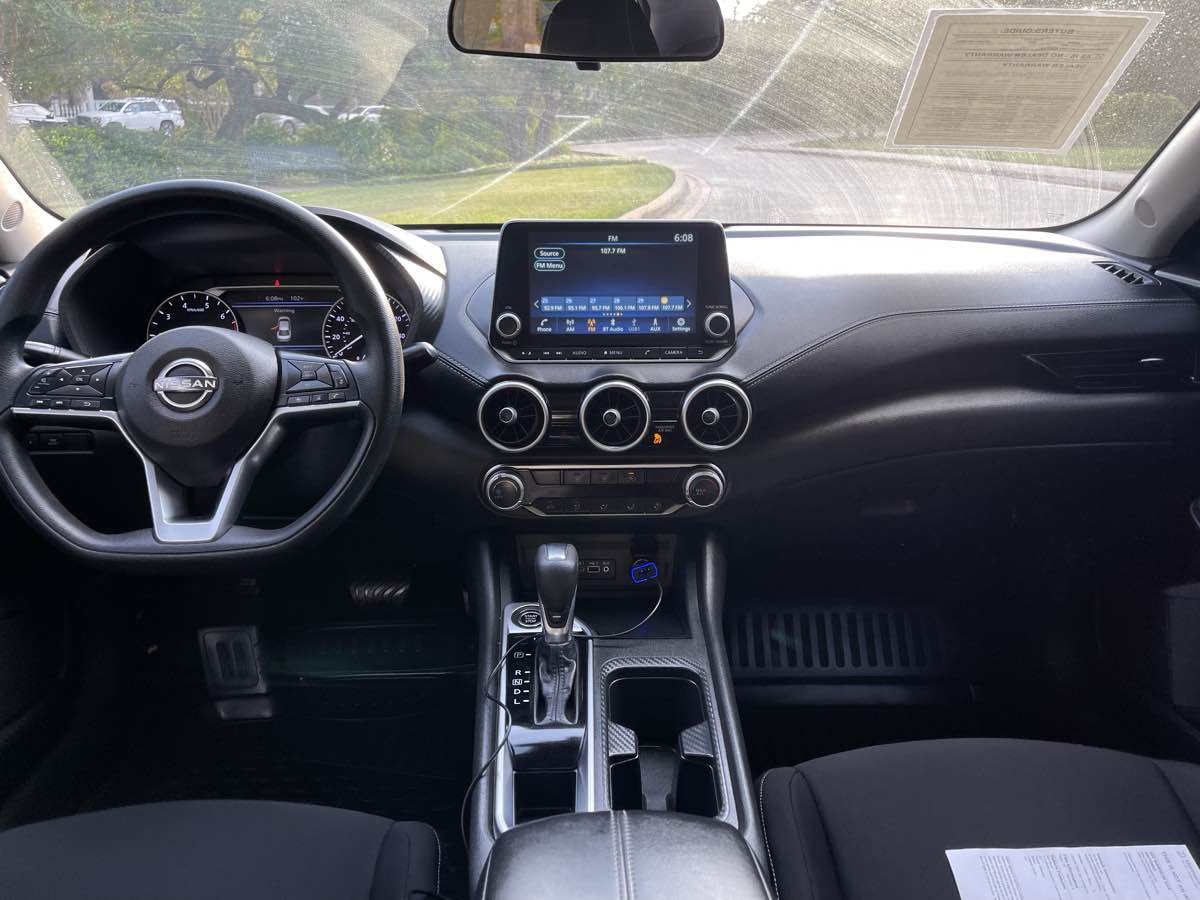 Photo 13 of this Nissan Sentra
