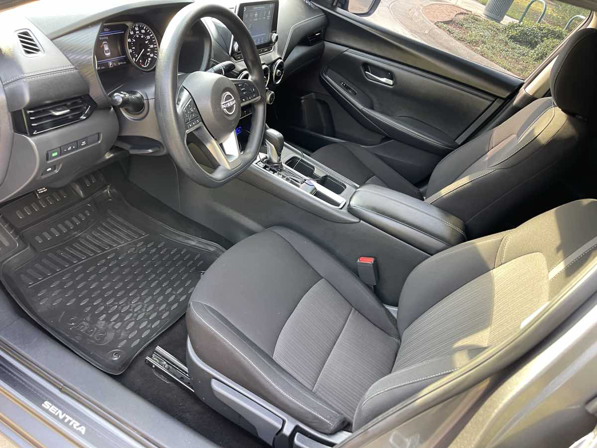Photo 18 of this Nissan Sentra