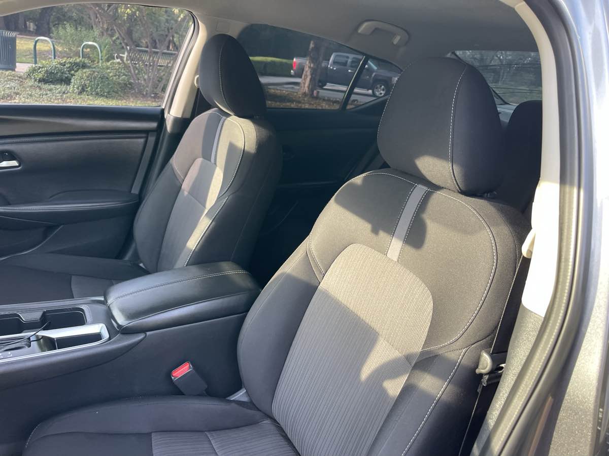 Photo 19 of this Nissan Sentra