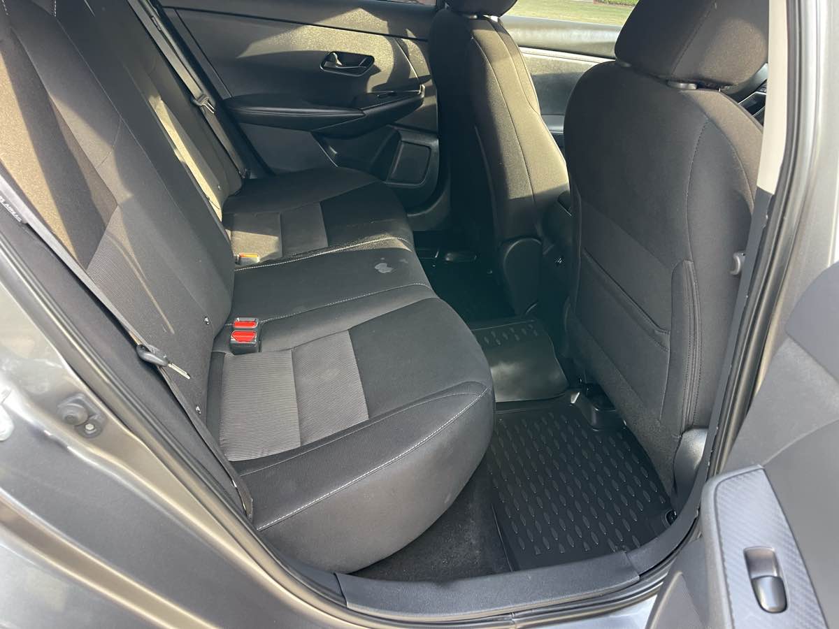 Photo 21 of this Nissan Sentra