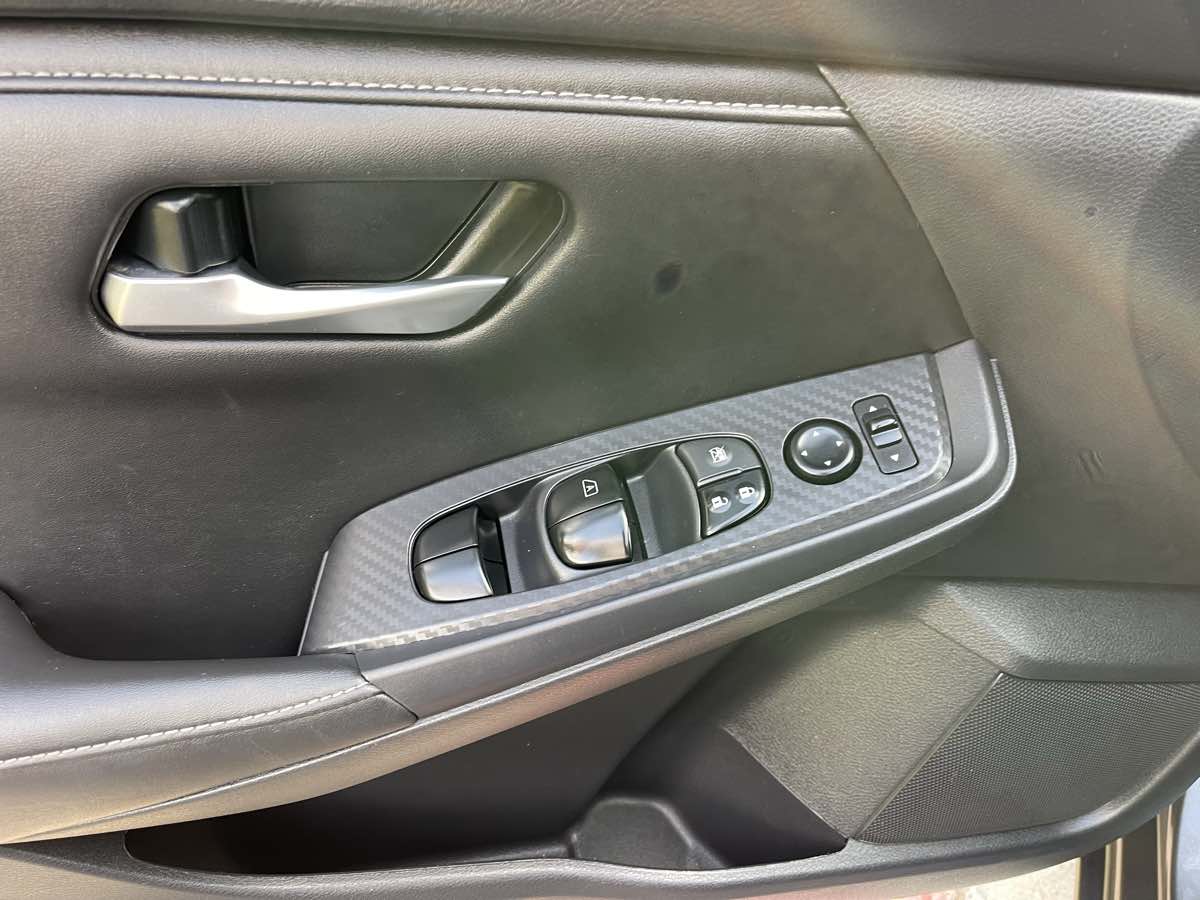 Photo 22 of this Nissan Sentra