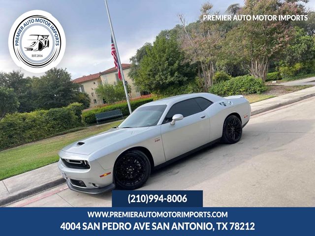 Triple Nickel Clearcoat 2020 Dodge Challenger Coupe Rear-Wheel Drive Manual