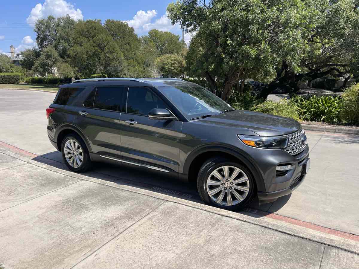 Photo 3 of this Ford Explorer