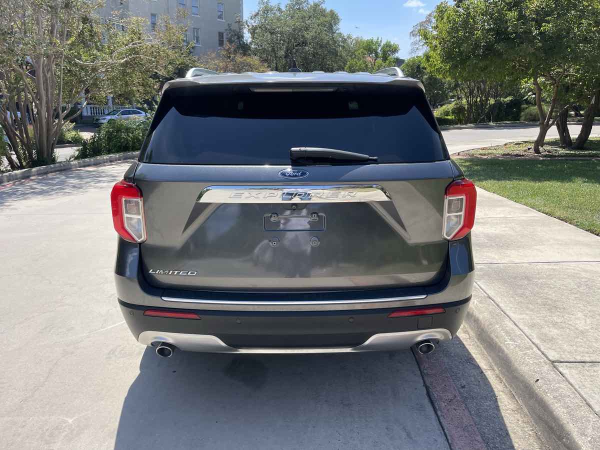Photo 8 of this Ford Explorer