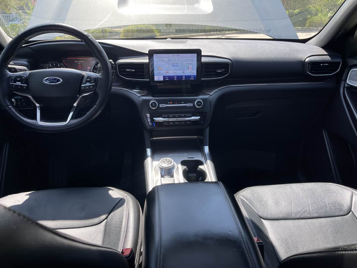 Photo 13 of this Ford Explorer