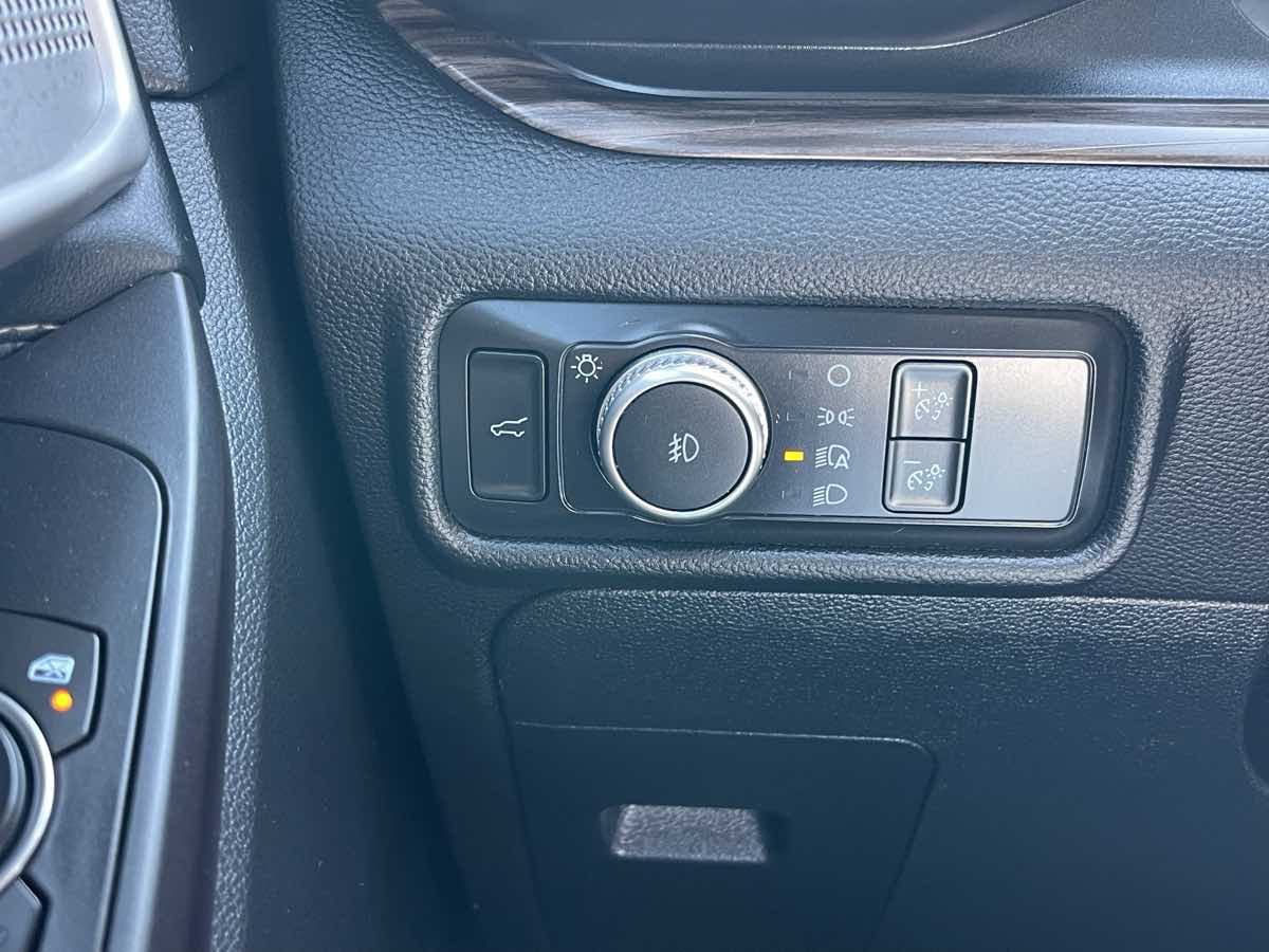 Photo 22 of this Ford Explorer