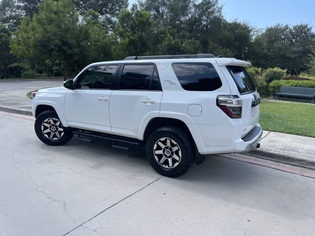 Photo 4 of this Toyota 4Runner