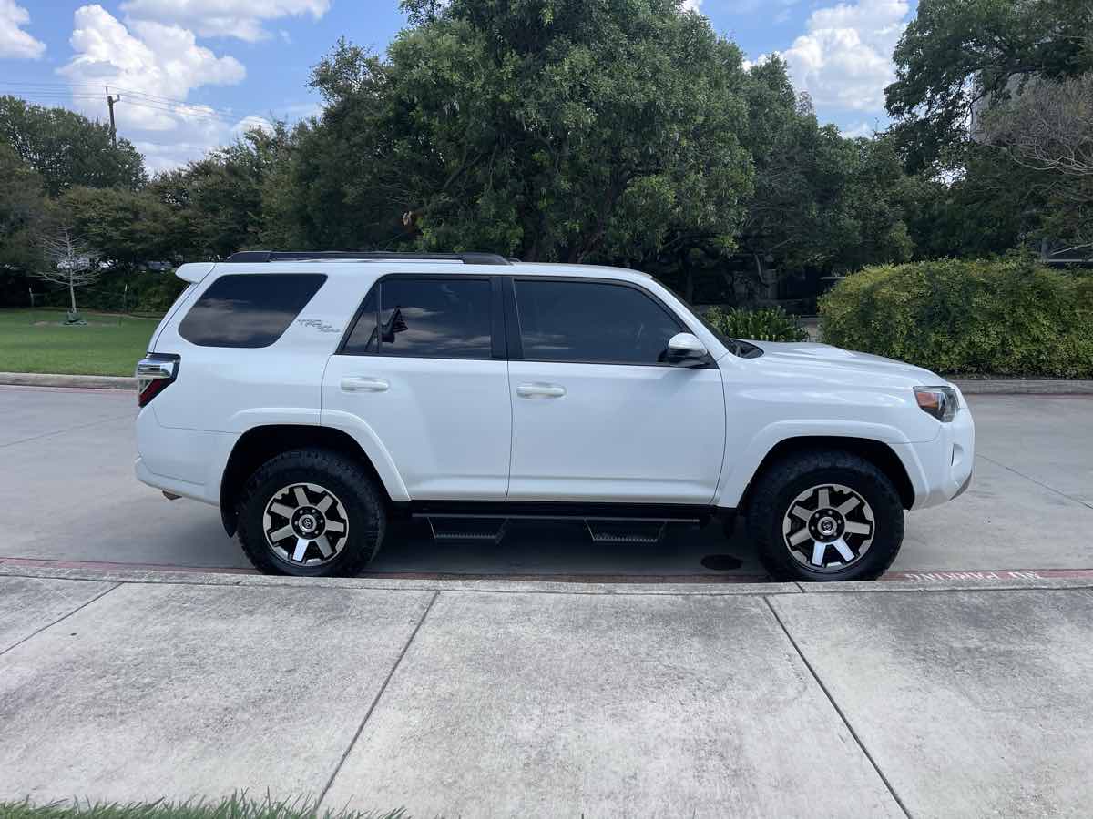 Photo 7 of this Toyota 4Runner
